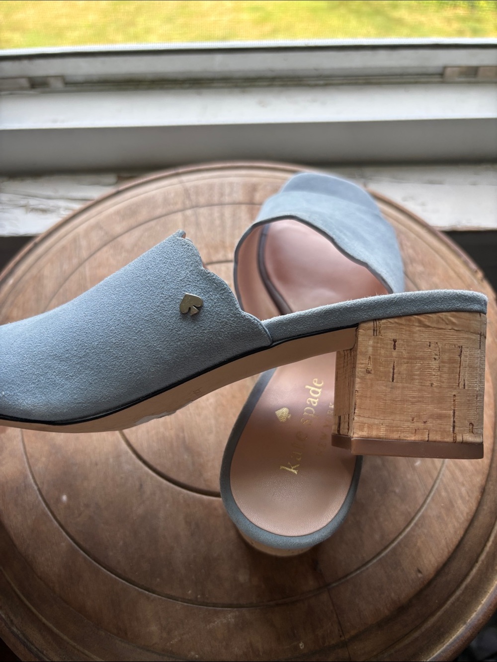 kate spade scalloped suede slide sandals in light blue-gray 7 B - Picture 4 of 5